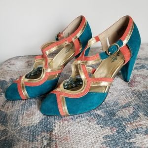 Seychelles Size 9 turquoise with coral & gold pump